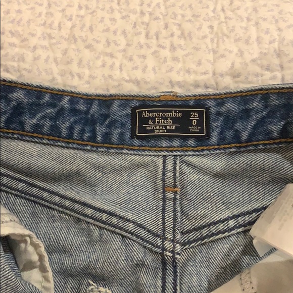 Abercrombie & Fitch Denim Skirt - Picture 2 of 3